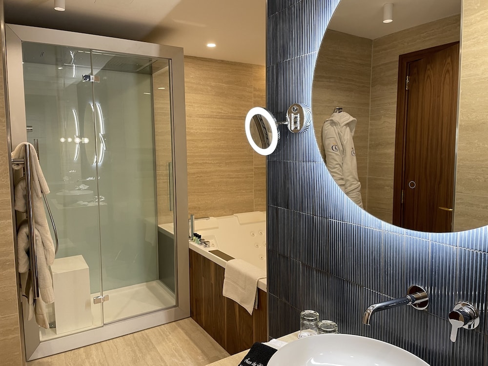 The Duke Boutique Hotel 47/50