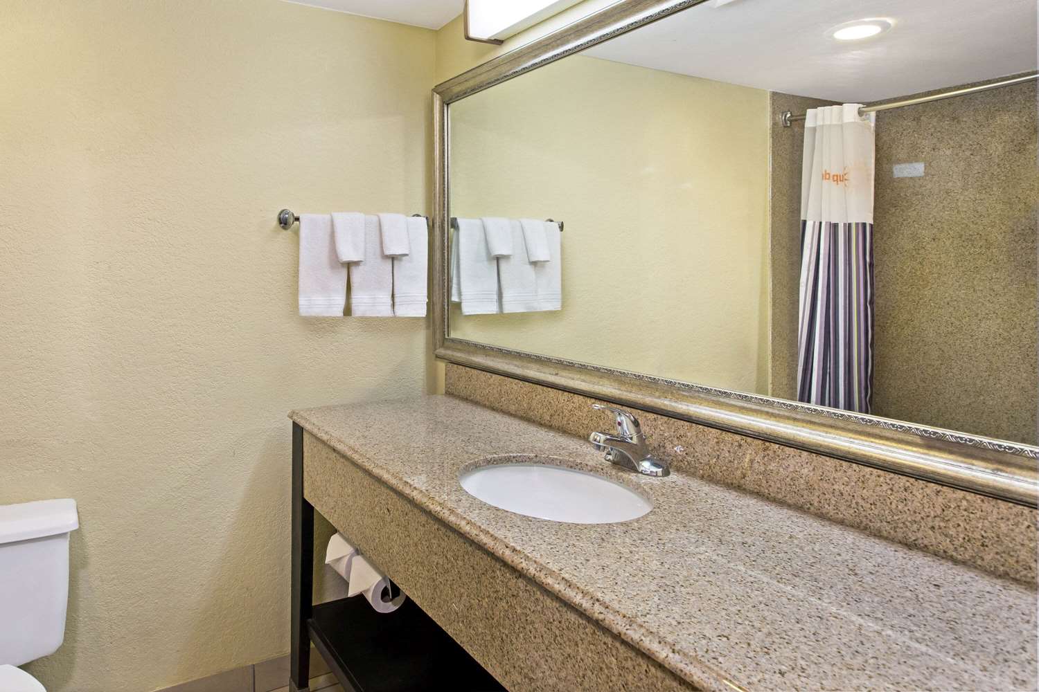 La Quinta Inn Suites Salina 52/57