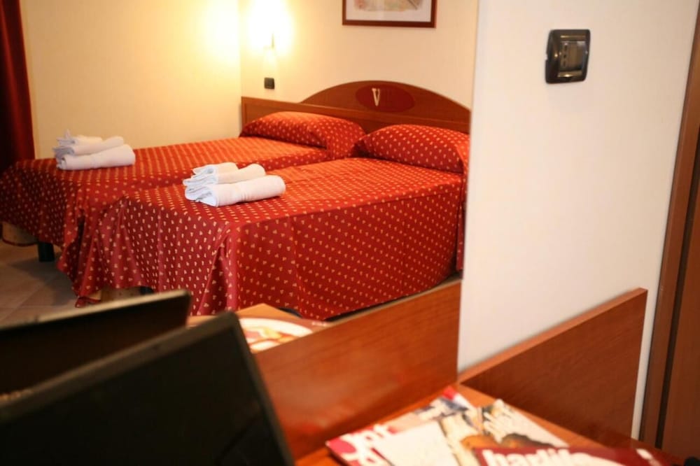 Hotel Della Volta 11/17