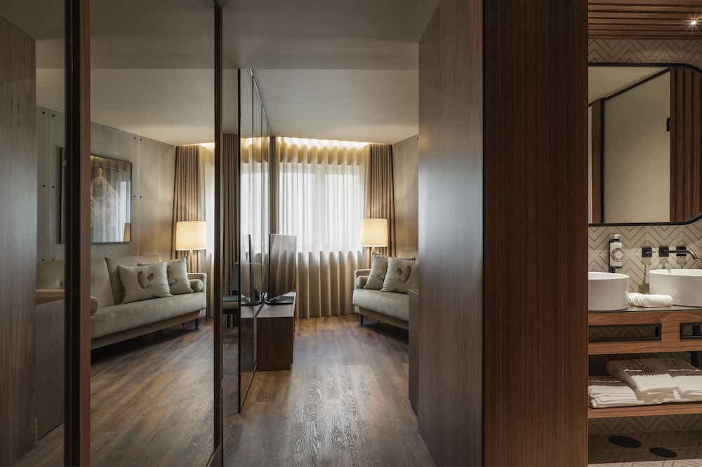 Fontinha Porto a Trademark Collection by Wyndham 37/58