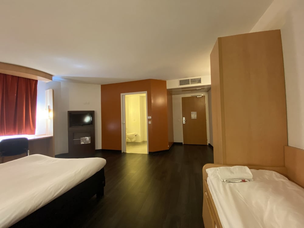 Ibis Martigues 37/70