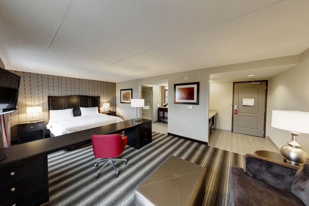 HAMPTON INN NEPTUNE/WALL 24/54