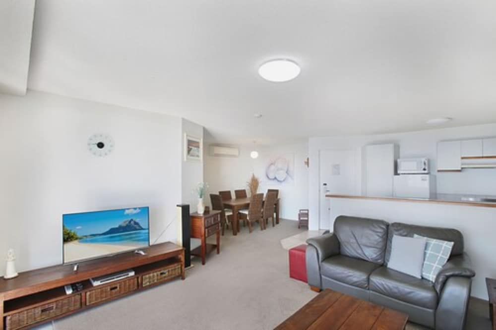 Catalina Resort 38/66