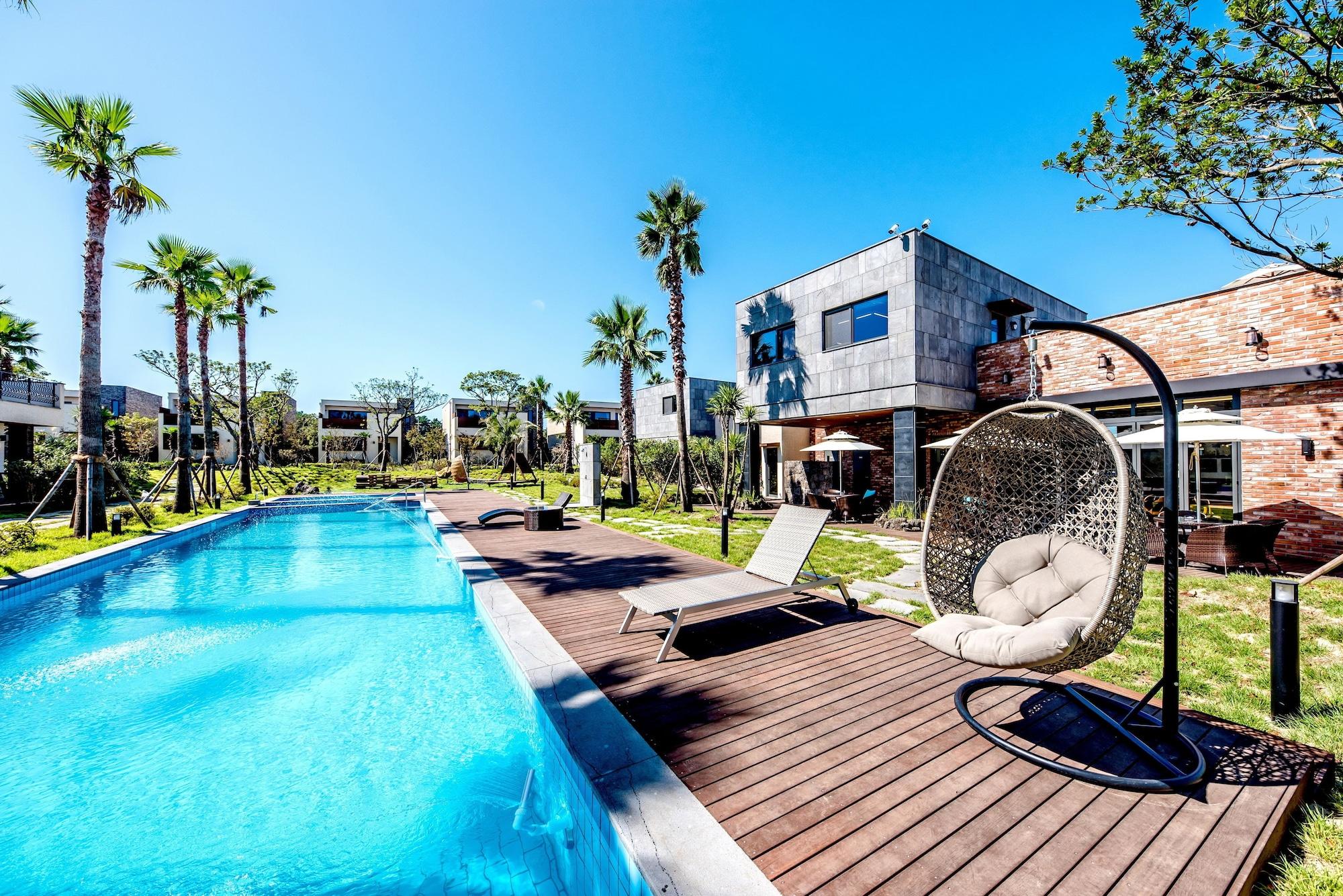 Arts Spa and Pool Villa 47/56