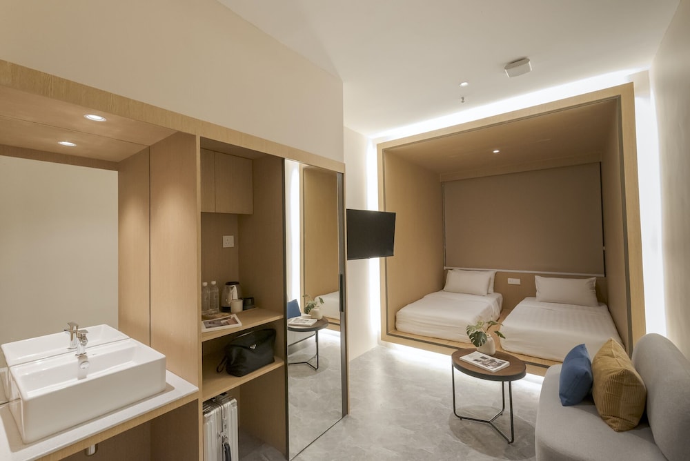 Harper Boutique Hotel 4/22