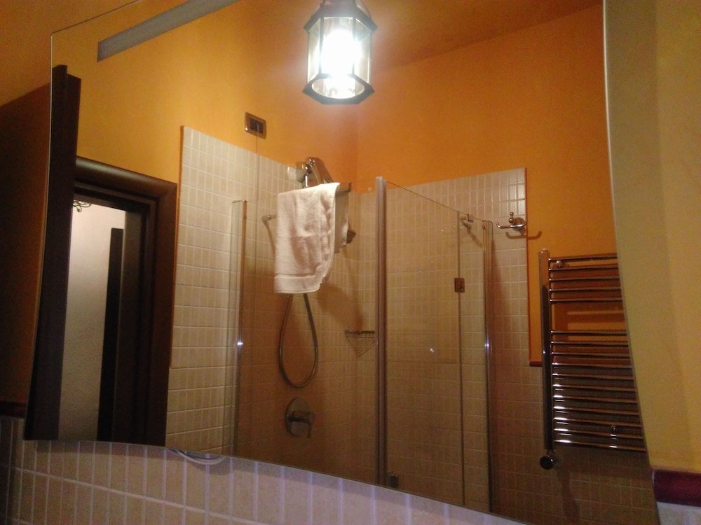 HOTEL VILLA DORATA, ETNA 23/44