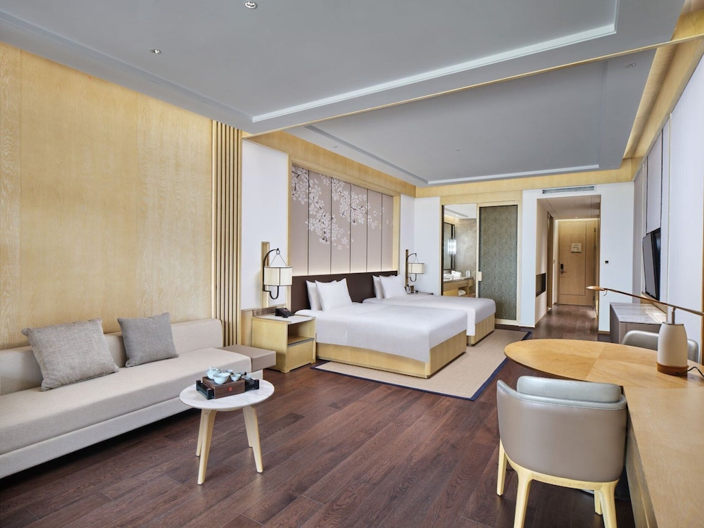 Hualuxe Suzhou Bay Hot Spring Resort 23/72