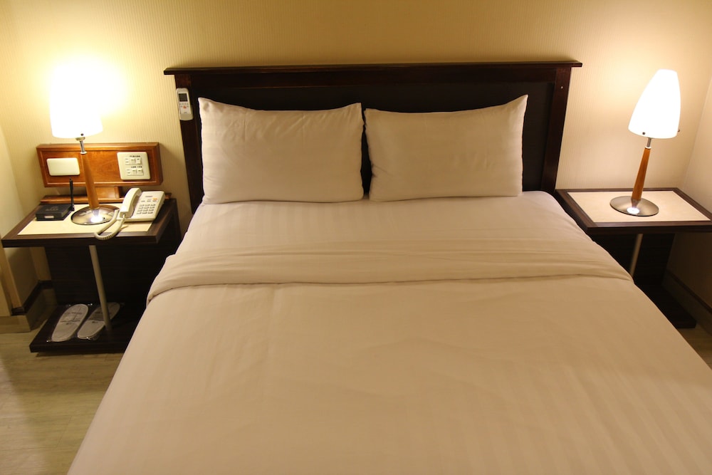 Goodness Hotel 12/41