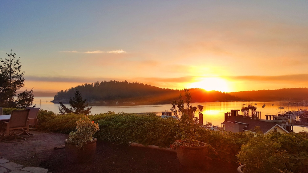 Friday Harbor House 25/58