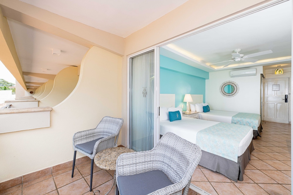 Sunset, 2 Queen Beds, Ocean View، Tamarindo Diria Beach Resort 6/10