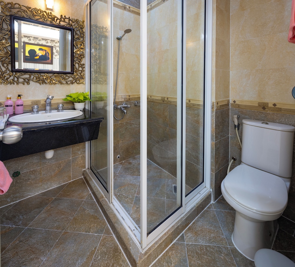 Hoang Thanh Thuy Hotel 2 45/50