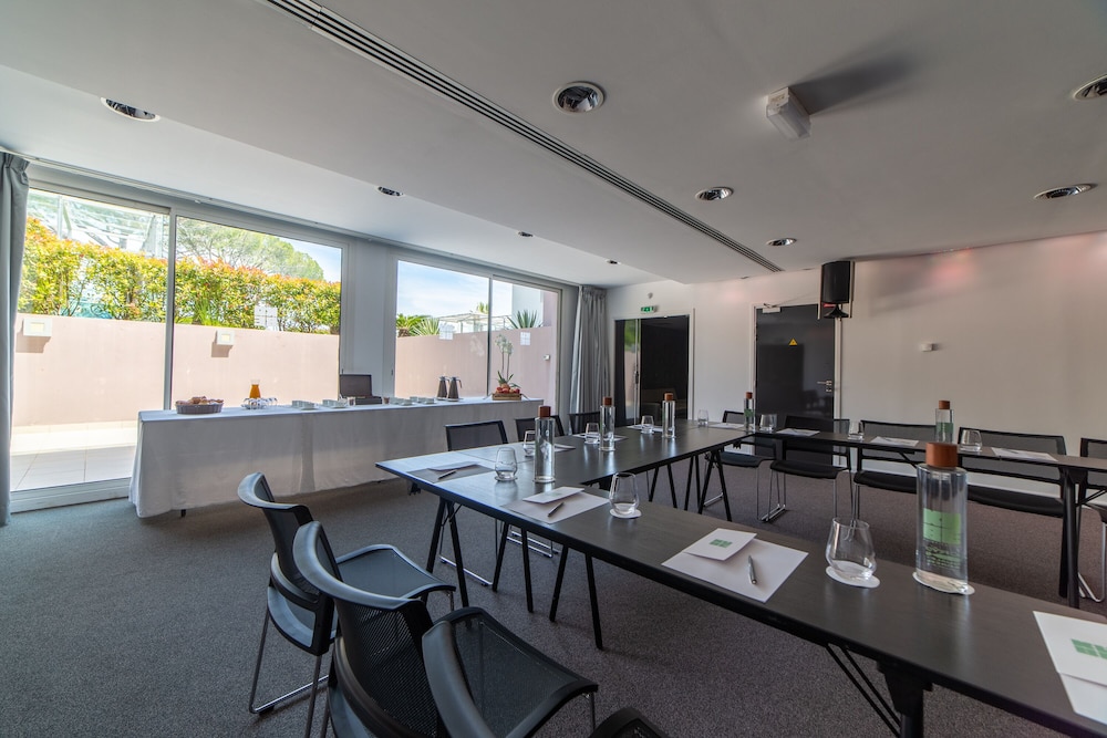 Kube St Tropez Hotel 65/74