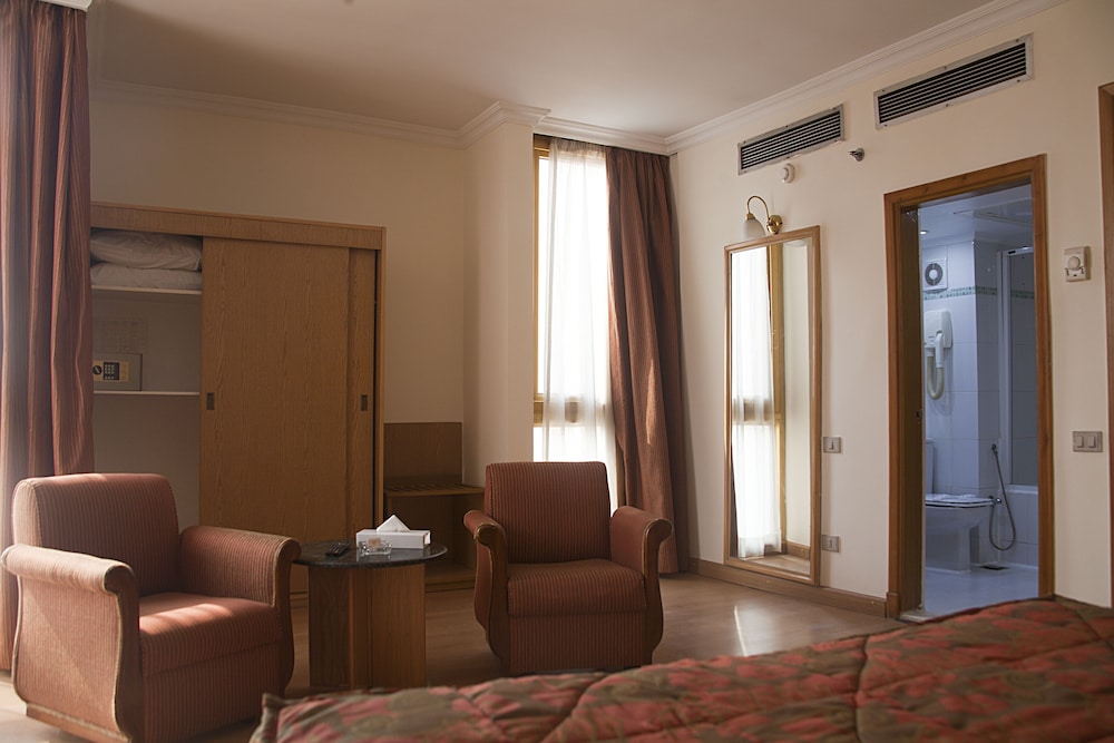 Maadi Hotel 41/62