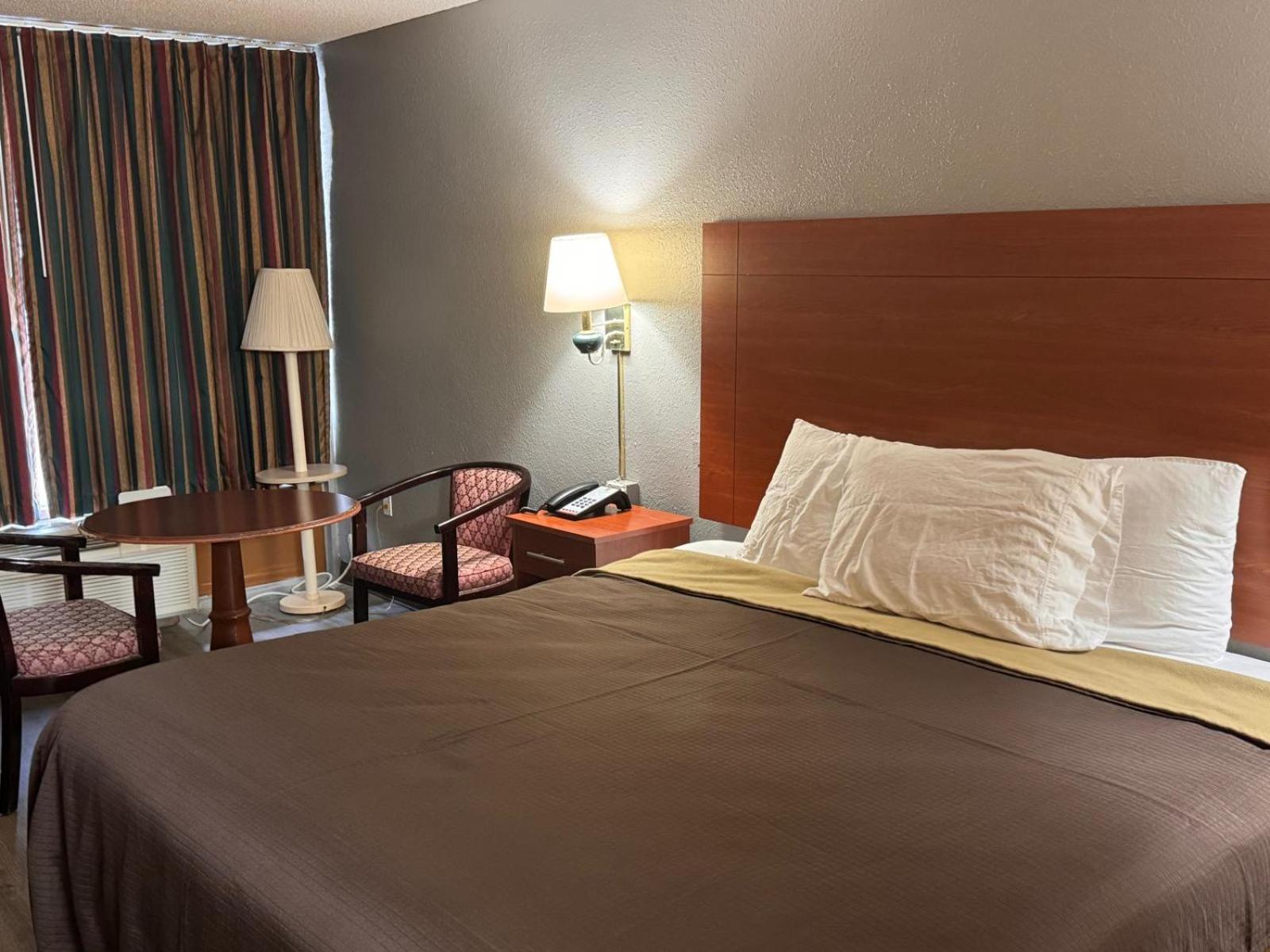 College Inn Spartanburg 7/33