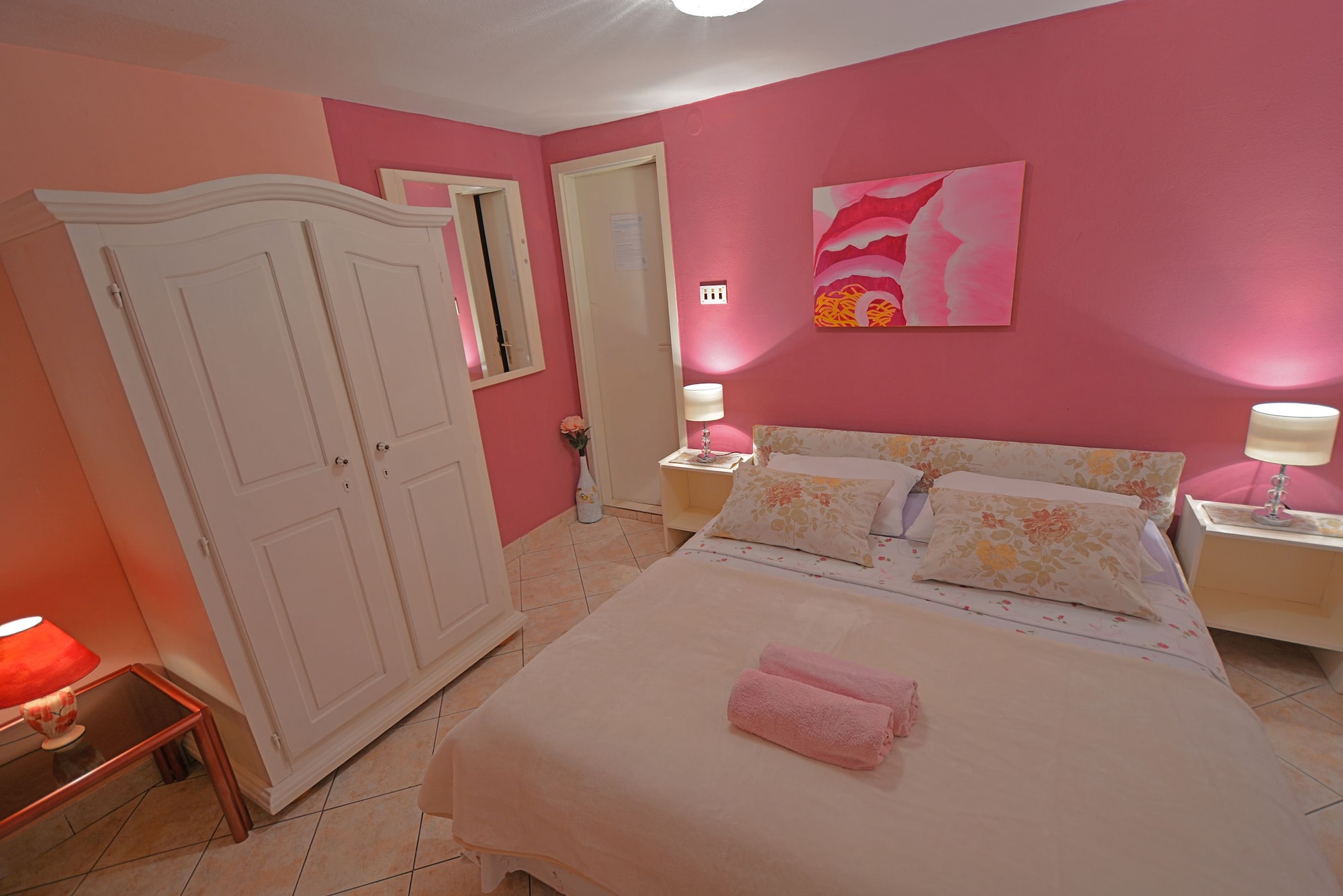1 Bedroom, Superior, 1 King and 1 Single Beds, Kitchen, Courtyard Area