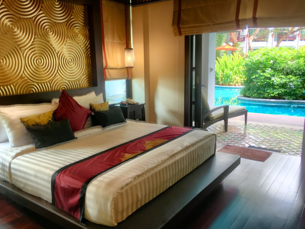 PREMIER POOL ACCESS