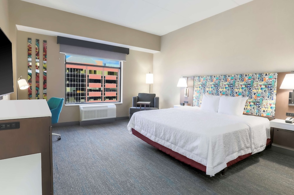 Hampton Inn Suites Pittsburgh Downtown 12/47