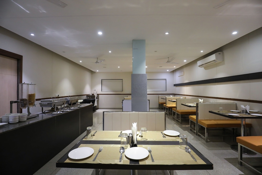 Hotel Ashray Inn Express 26/35