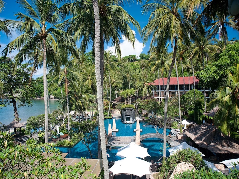SHERATON SENGGIGI BEACH RESORT 8/75