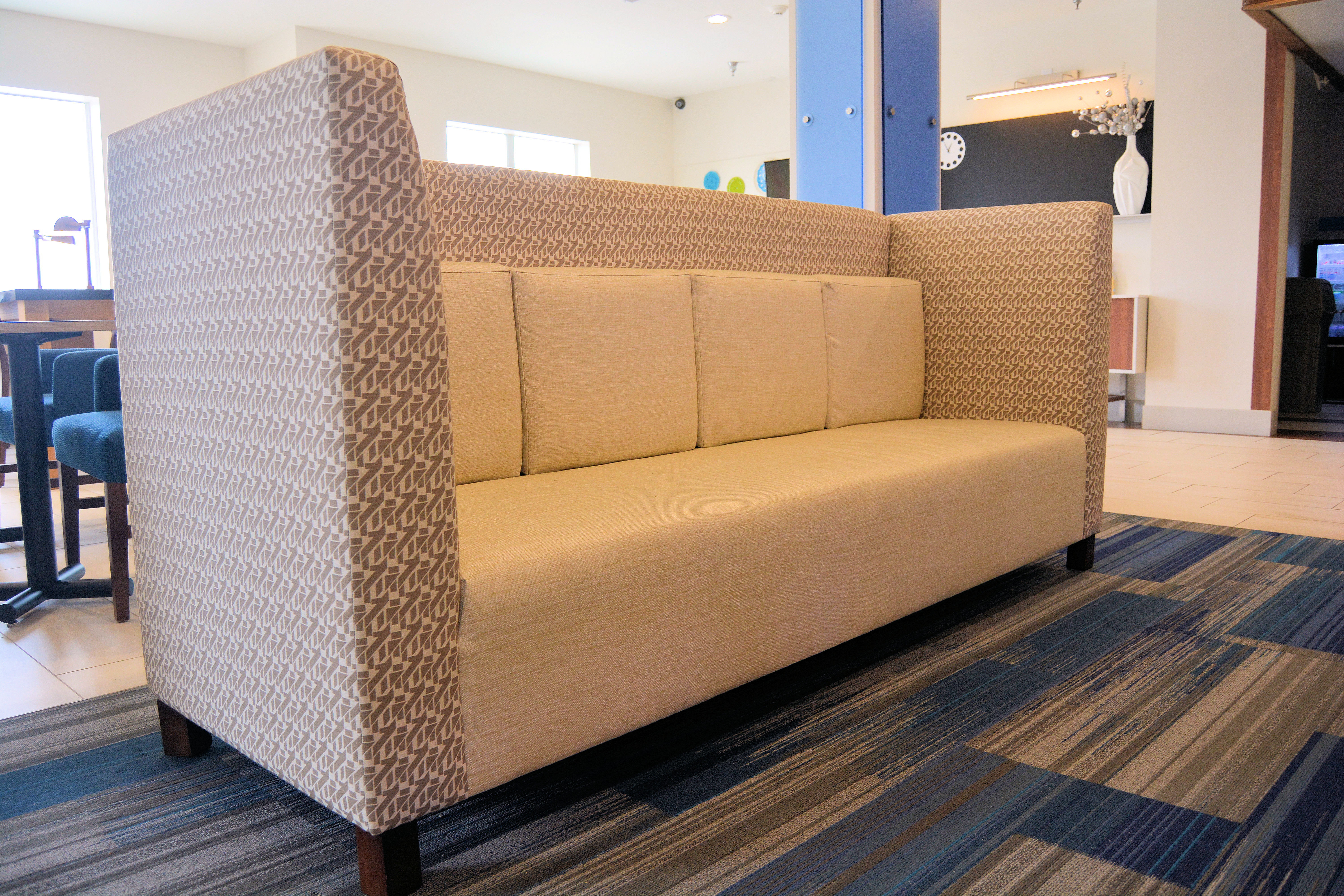 Holiday Inn Express And Suites 10/50