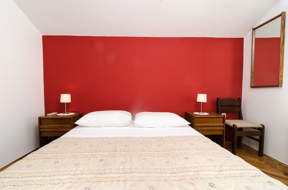 GUESTHOUSE MORETIC 9/40