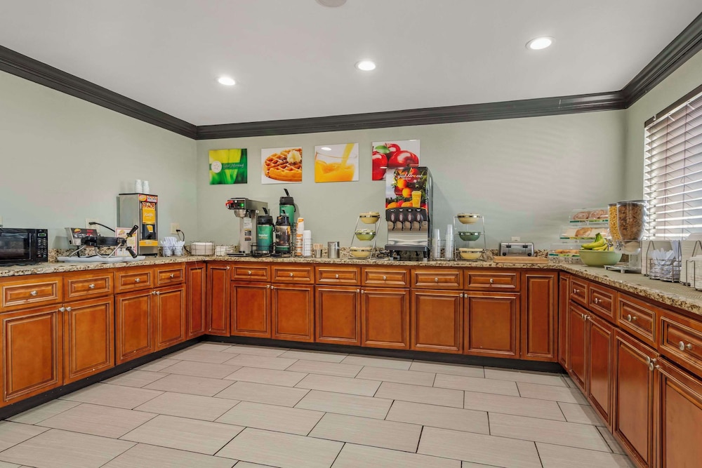 Quality Inn And Suites Southlake 9/49