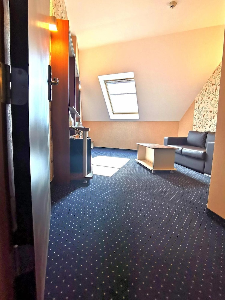 Business Hotel Elate Plaza 11/68