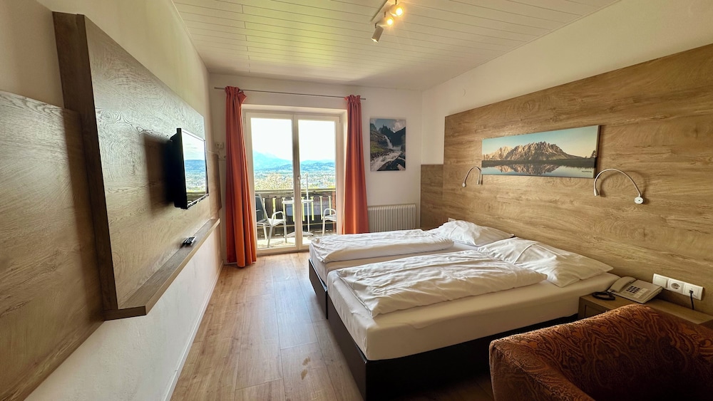 Hotel Schoene Aussicht 14/50