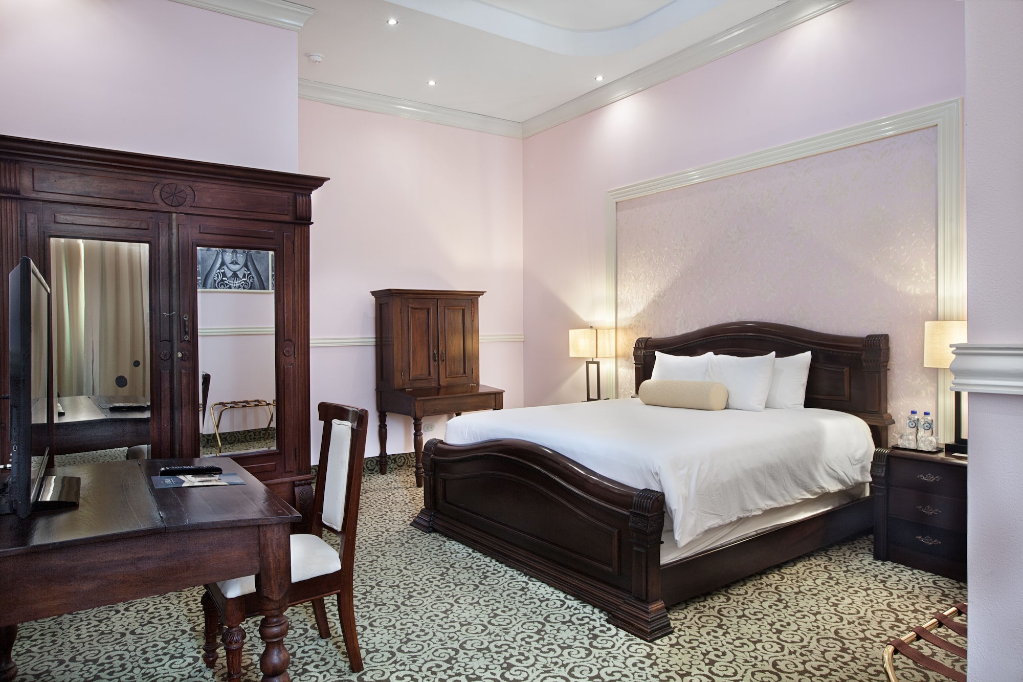 Heritage, Colonial, Rosa