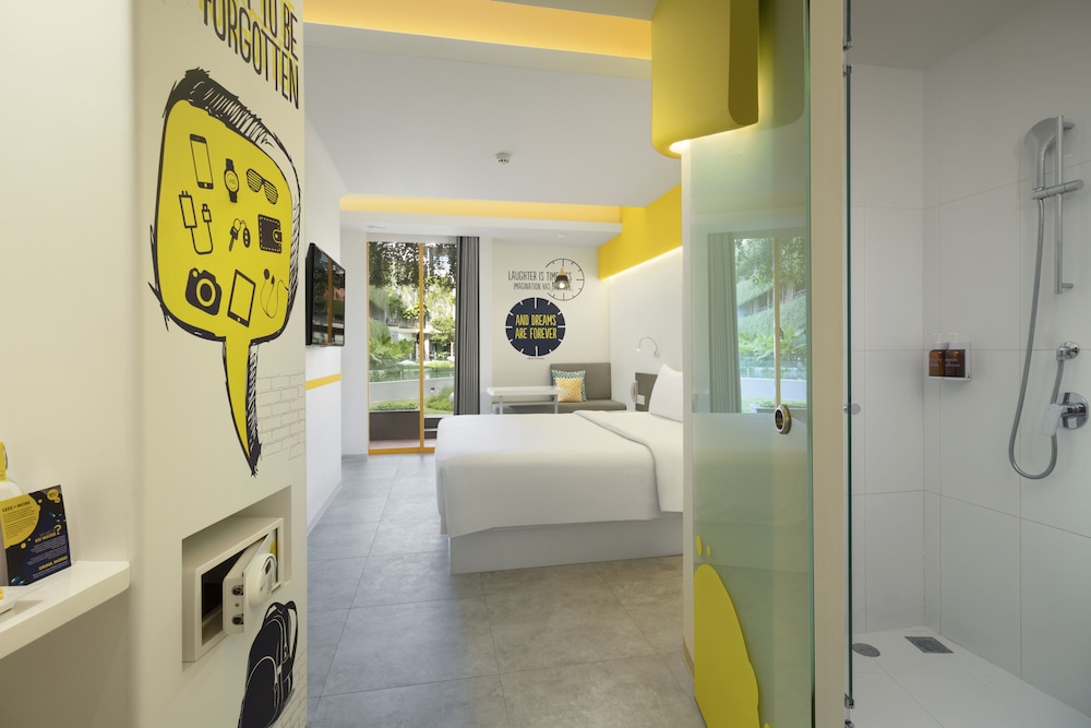 Yello Kuta Beachwalk Bali 50/50
