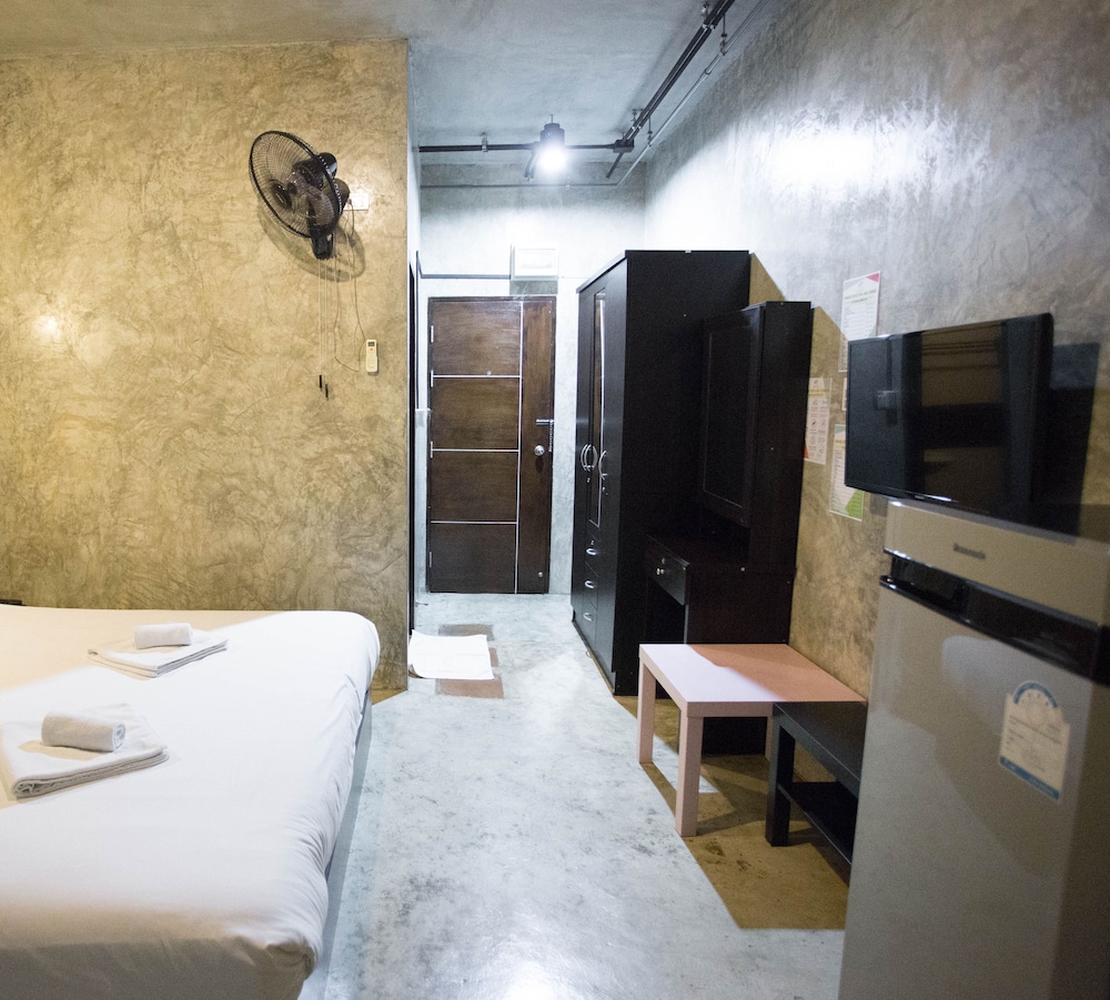 STAY MAYB Chiang Mai 9/27
