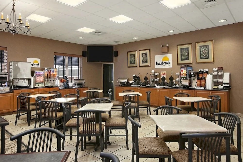 Days Inn By Wyndham Hershey 24/35