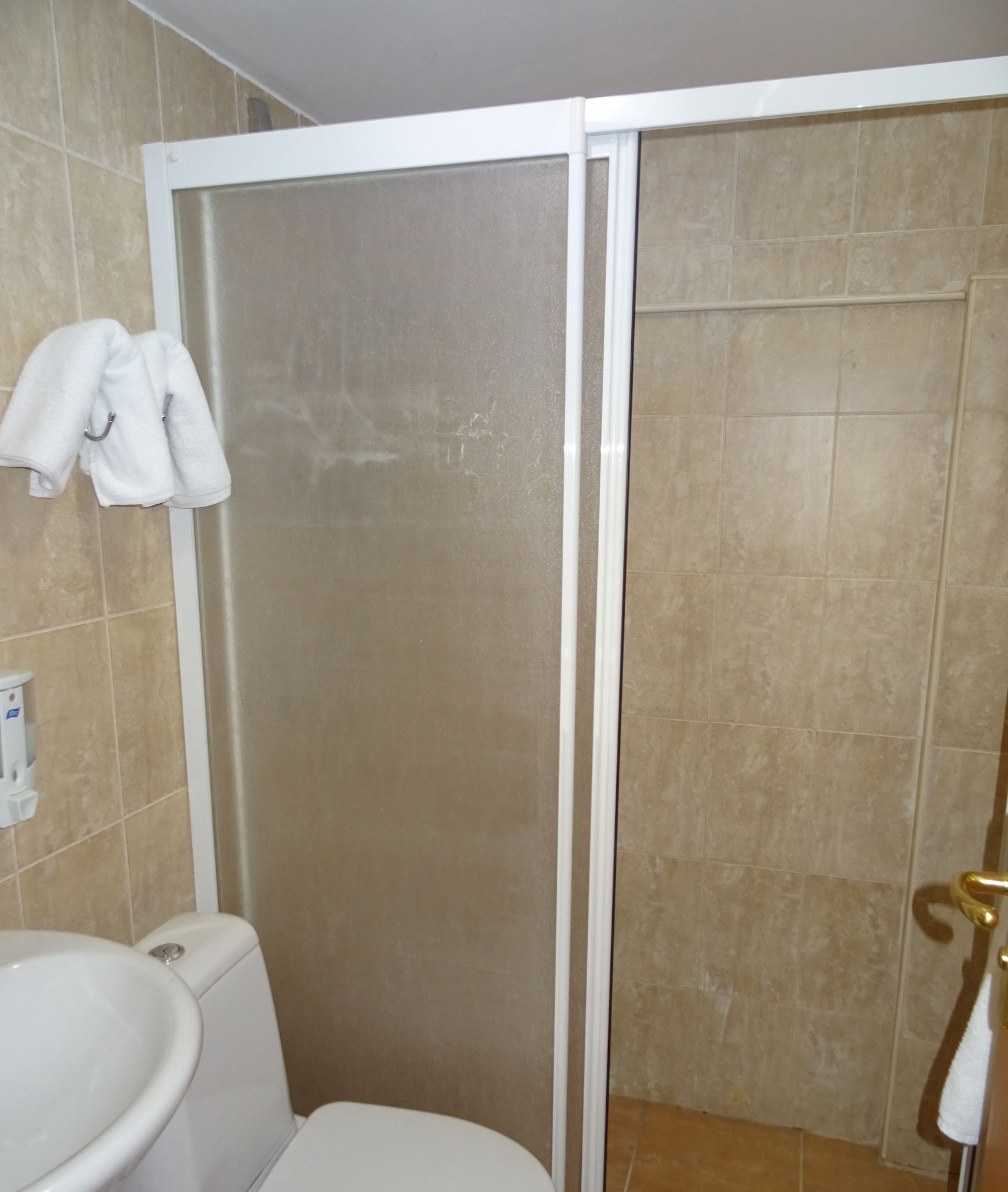 ROOM, NO WINDOW, GROUND FLOOR