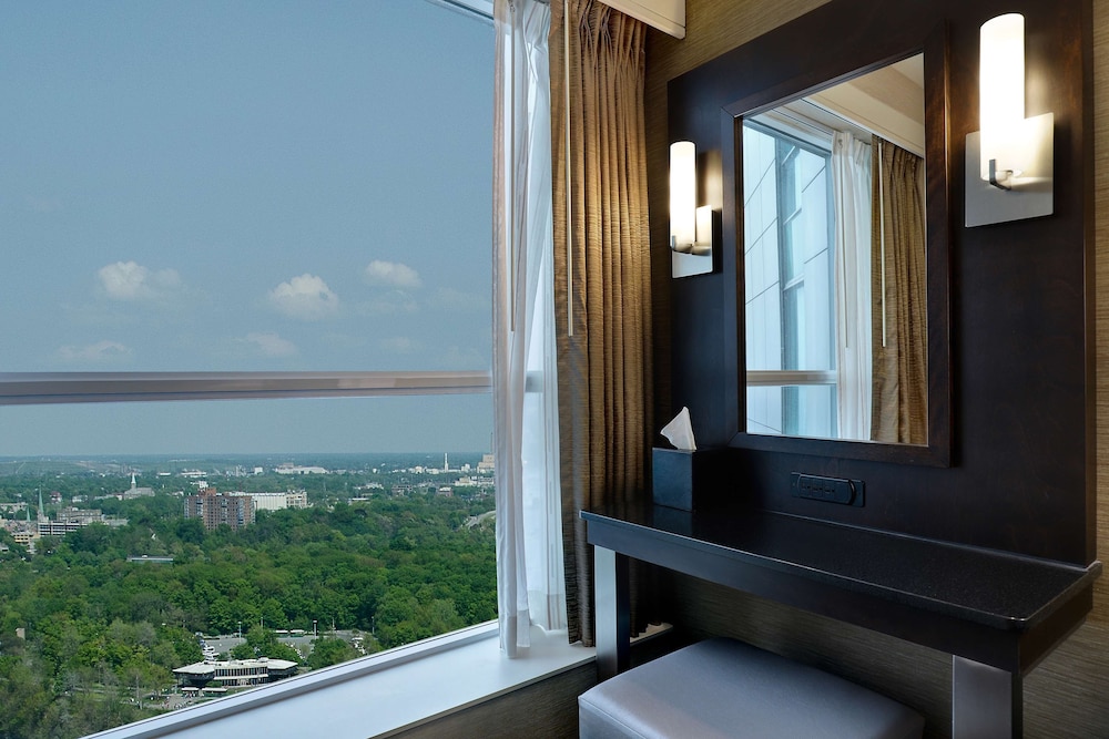 Embassy Suites By Hilton Niagara Falls Fallsview in NIAGARA FALLS - CANADA