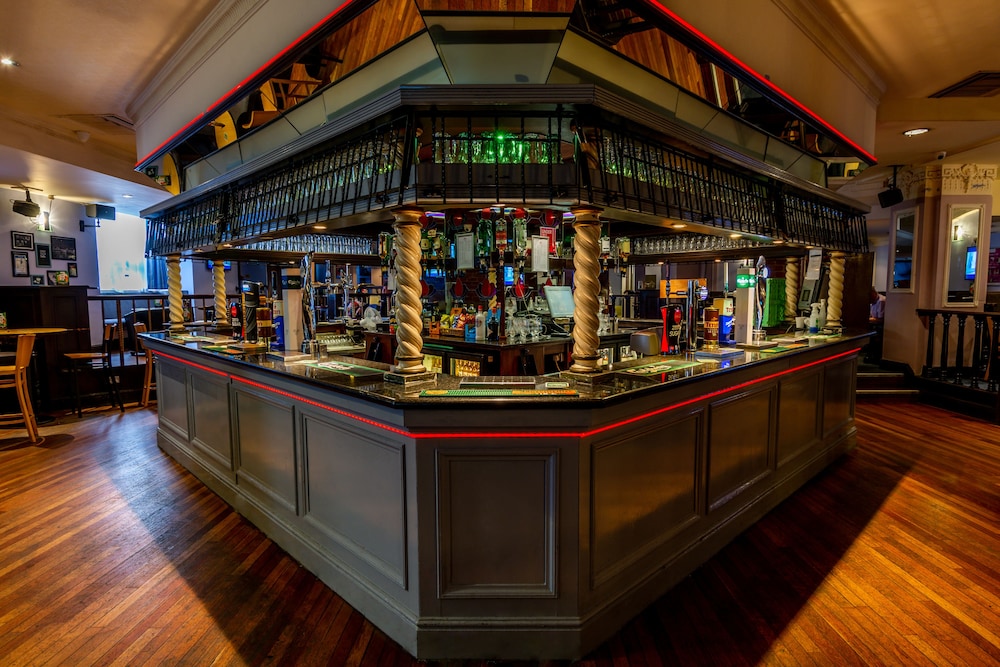 Adelphi Hotel 48/69