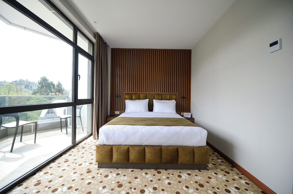 Calligraphy Hotel 11/50