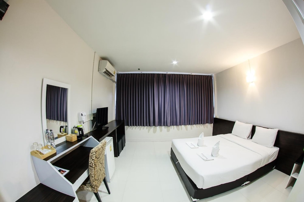 The Train Hotel Hatyai 15/67