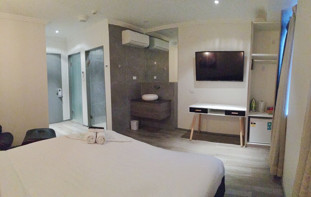 Sydney RiseOn Hotel 6/56