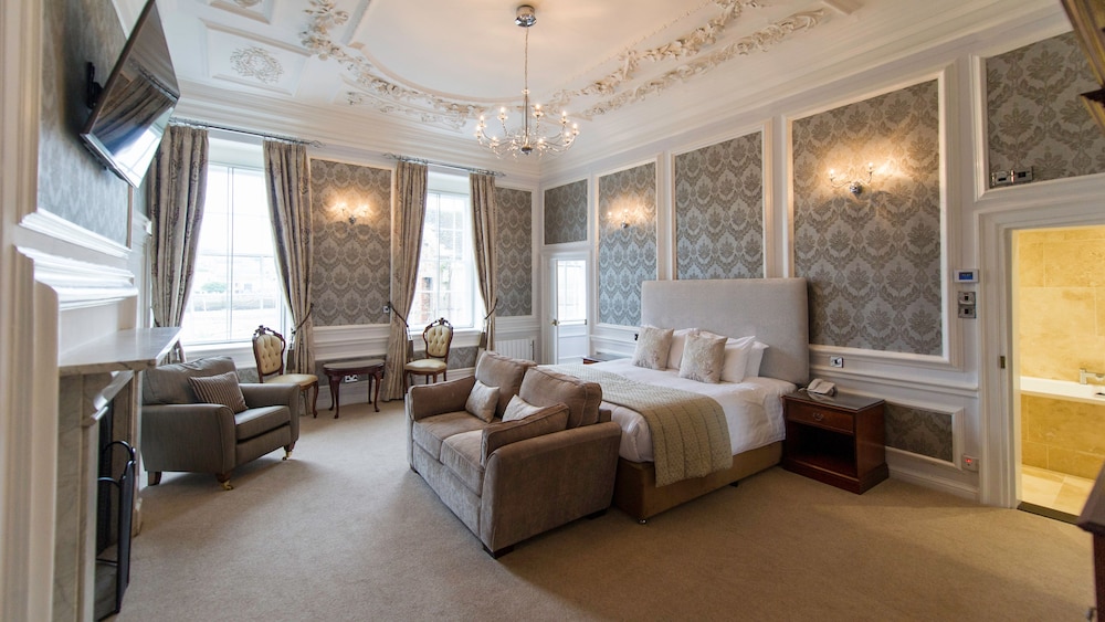 The Royal Hotel 29/40