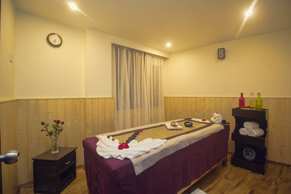 SUMMITTTAKSHANG RESIDENCY,HOTEL AND SPA 19/29