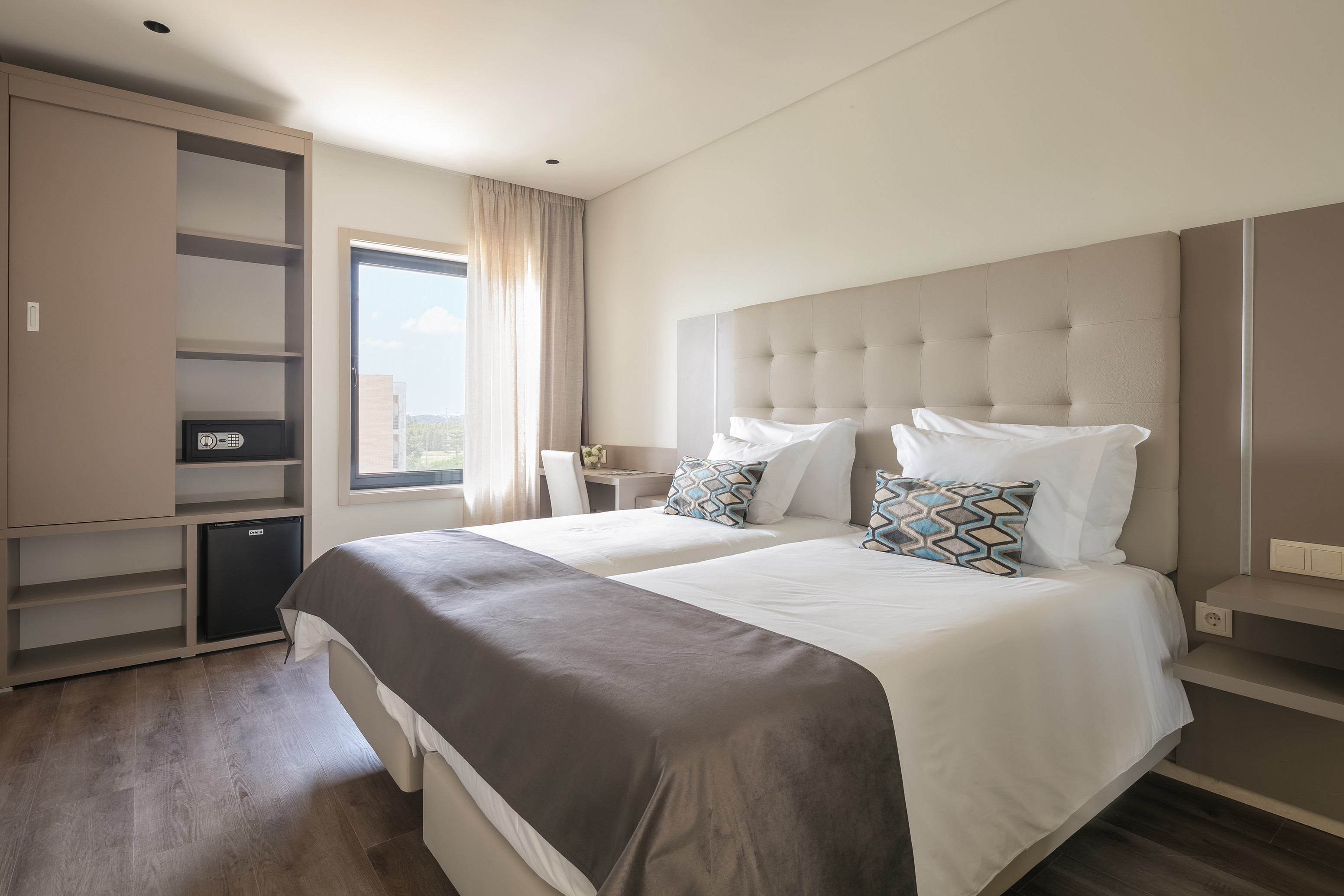 Standard, Single, Double Bed, Oporto Airport Business Hotel 2/4