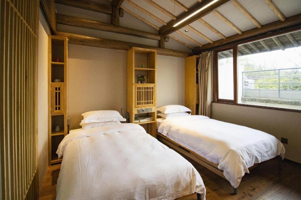 Hangzhou Xihu Tea Villa 12/79