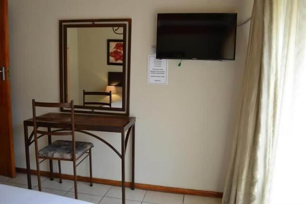 Angels Haven Guesthouse 2/49