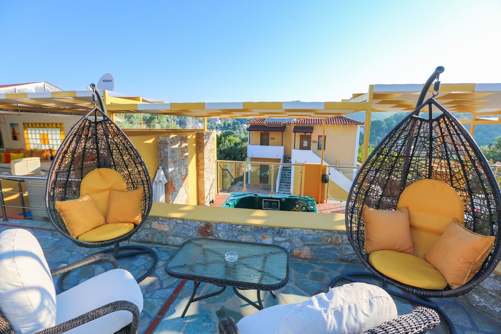 SKIATHOS ISLAND SUITES 41/50