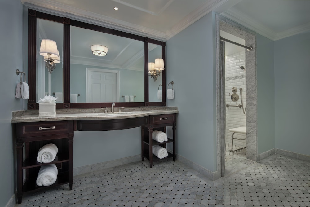 The Villas at Disneys Grand Floridian Resort and Spa 5/45