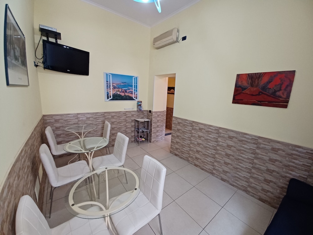 B B Quattro Palazzi Napoli 35/48