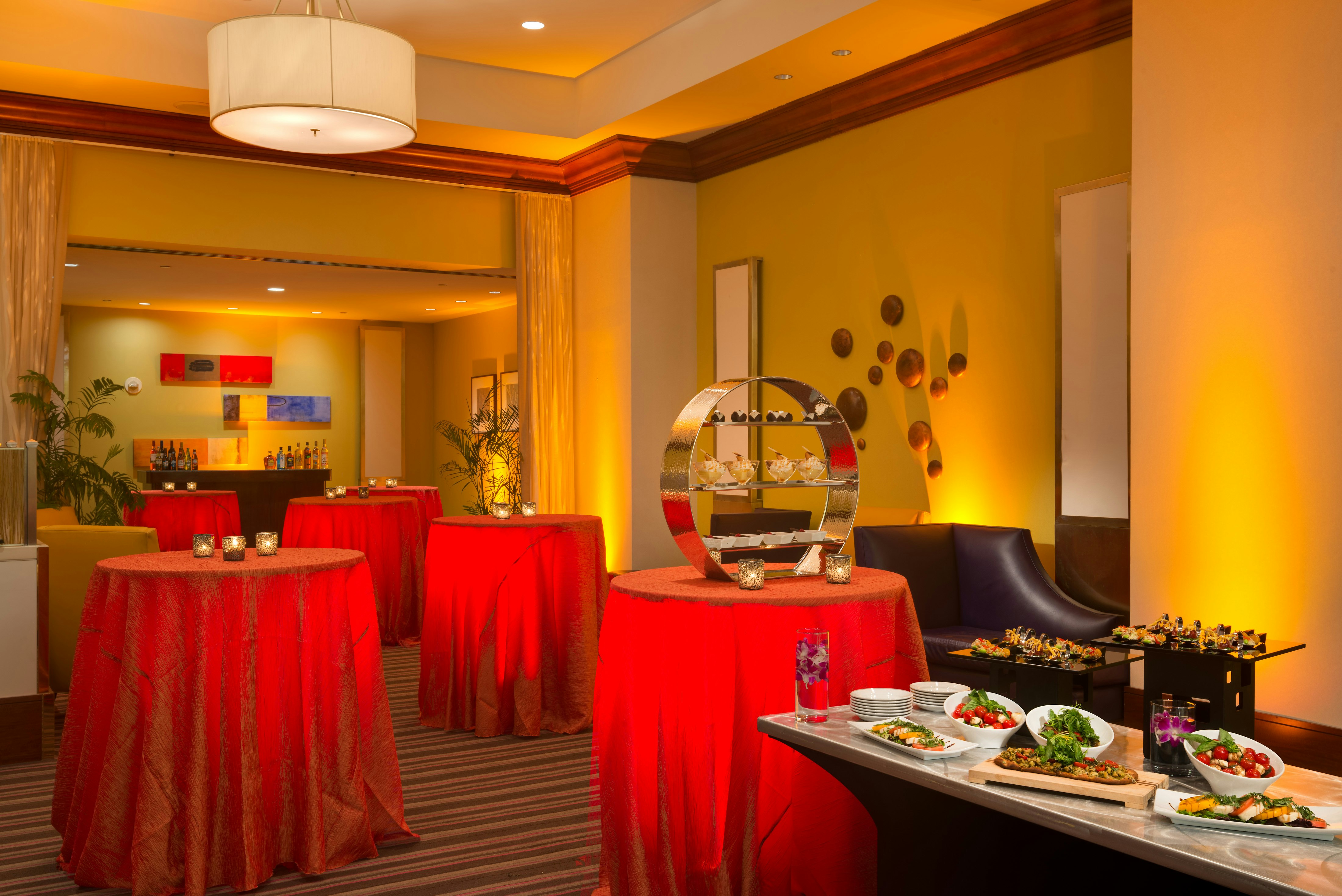 Hilton Charlotte Uptown (ex Hilton Charlotte Center City) 60/82