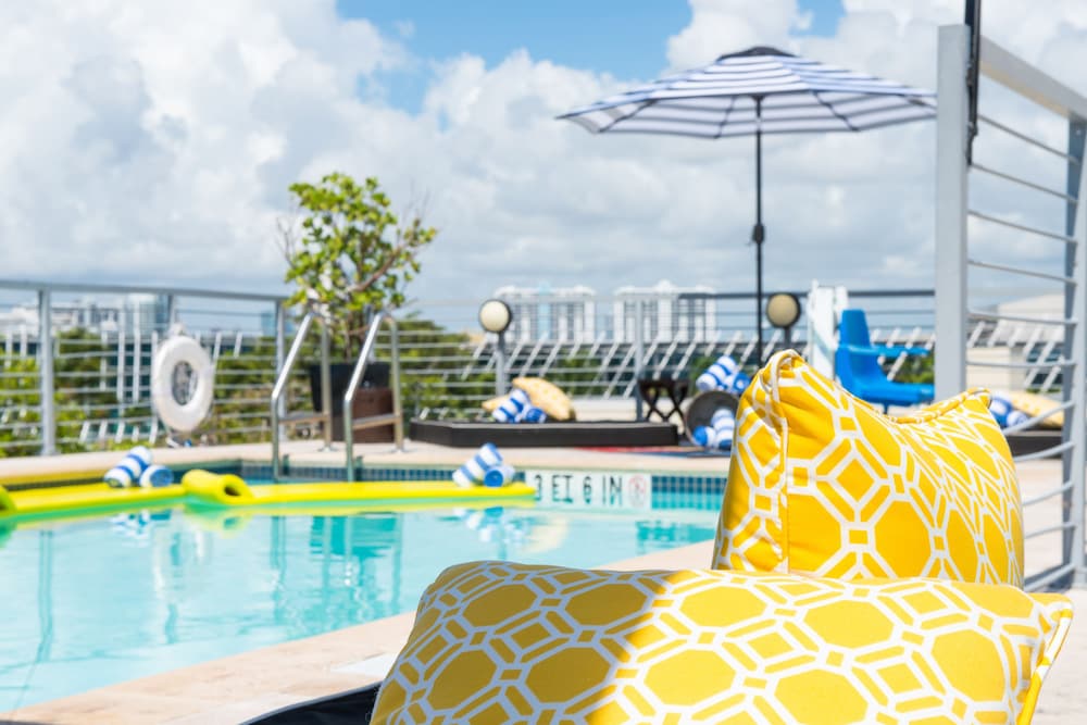 Riviera Suites South Beach 55/65