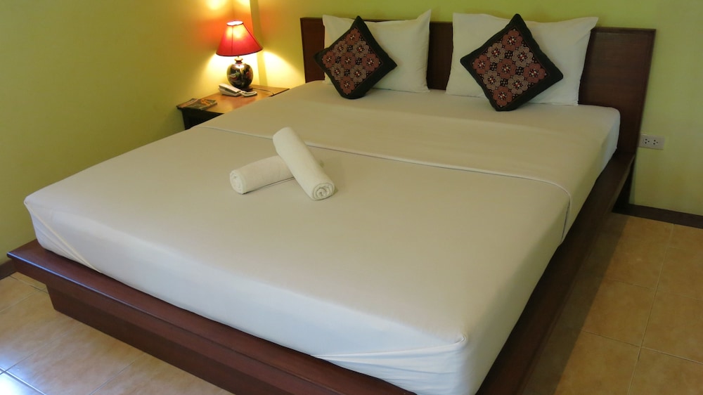 Baan La Poon Hotel 8/21