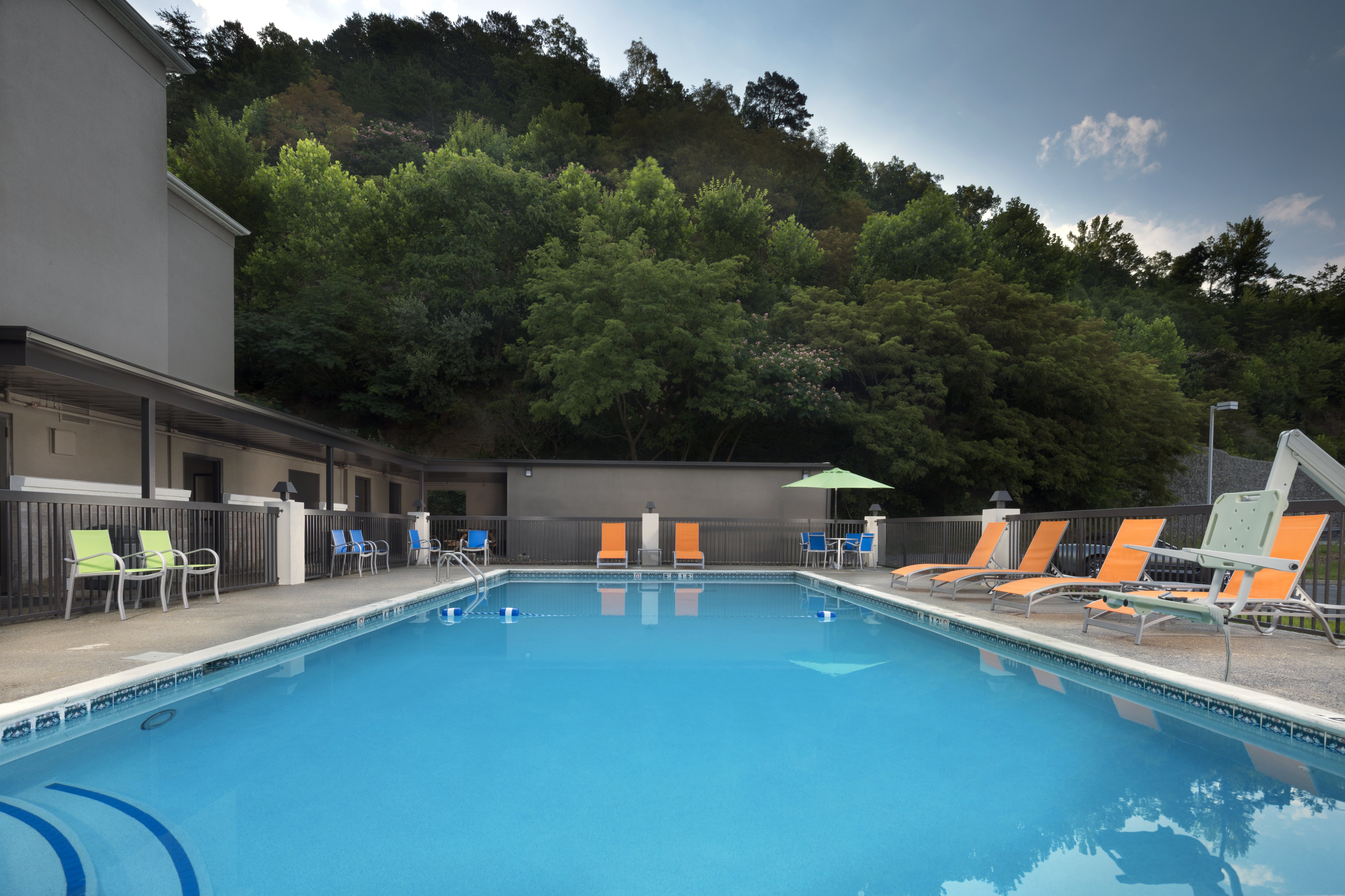 Holiday Inn Express Middlesboro 47/47